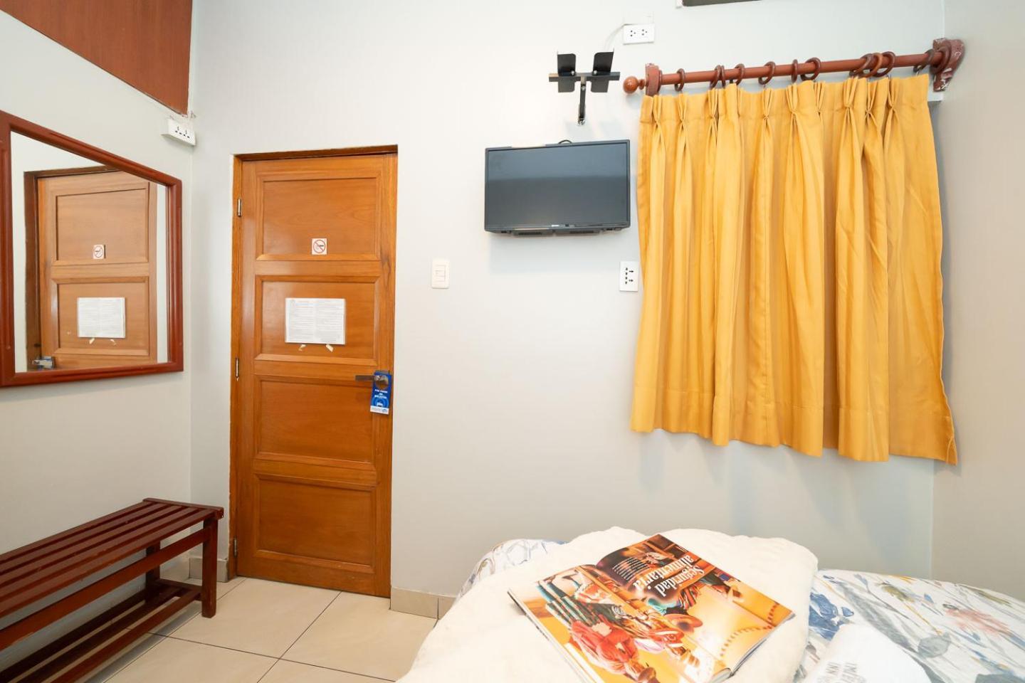 Imperial Inn Hospedaje Turistico Лима Екстериор снимка