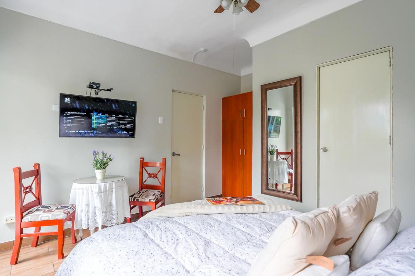 Imperial Inn Hospedaje Turistico Лима Екстериор снимка