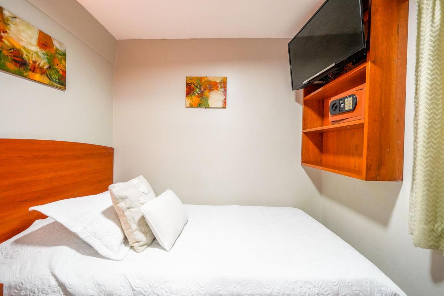Imperial Inn Hospedaje Turistico Лима Екстериор снимка
